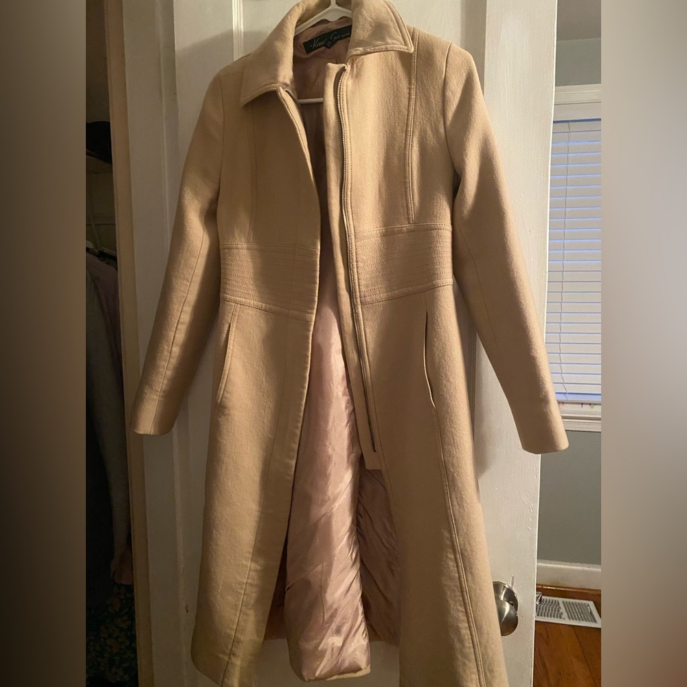 Kenneth Cole Size 2 100% Wool Trench